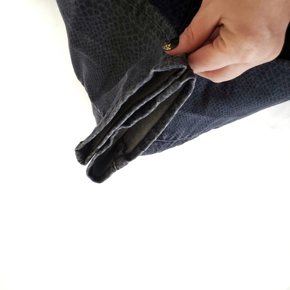 Gap | Gray Reptile Snake Pattern Legging Jean - image 7